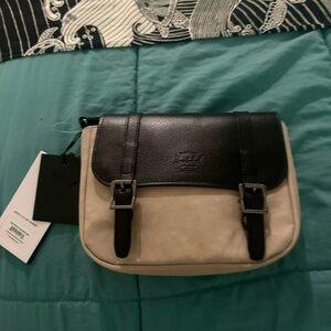 Hershel Crossbody